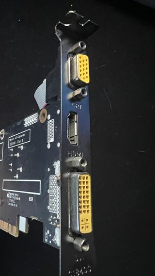 Tarjeta Gráfica Zotac GeForce 210 1GB