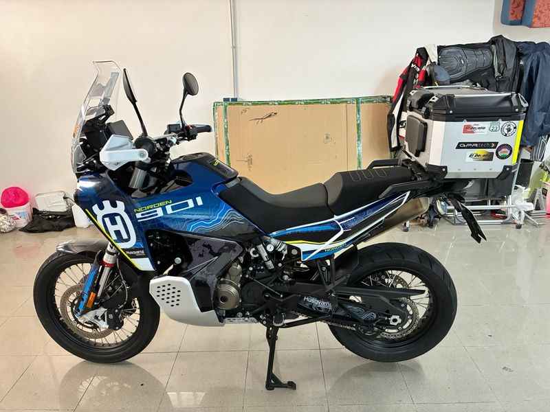 Husqvarna Norden 901 Expedition