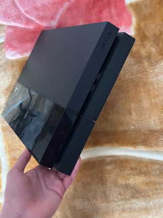 Consola PS4 + 2 Mandos (Rojo y Dorado)
