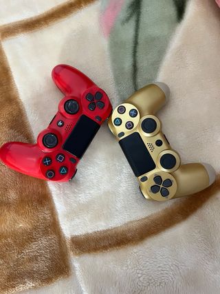 Consola PS4 + 2 Mandos (Rojo y Dorado)
