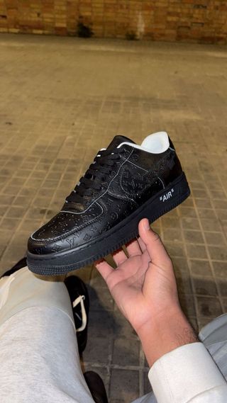 Nike Air Force 1 LV Black