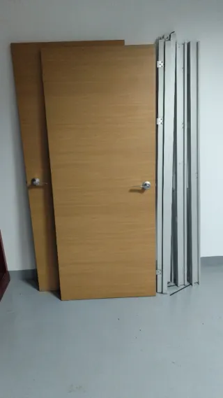 2 Puertas Madera con Perfiles Aluminio