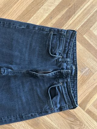 Pantalones vaqueros grises