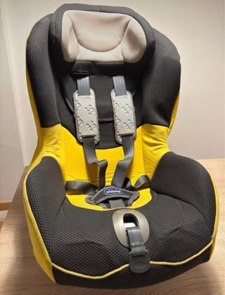 Silla de coche Chicco amarilla