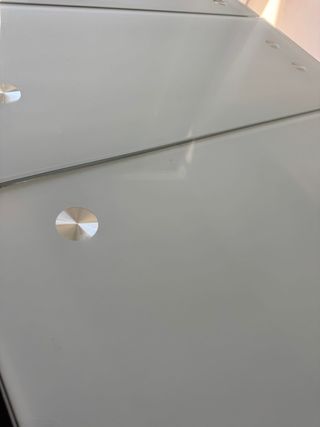 Mesa extensible cristal y metal