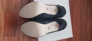 Zapatos de salón Tamaris talla 35 negros