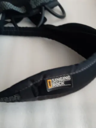 Arnés Escalada Singing Rock Negro TALLA M