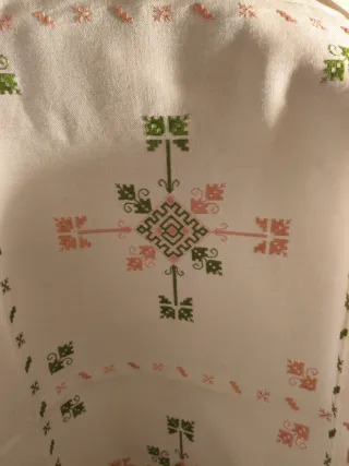 Mantel y servilletas bordados vintage