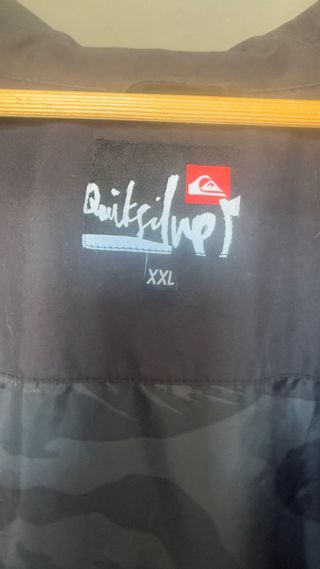 Cazadora de temporada, Quiksilver Negra