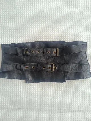 Cinturón fajín con hebillas