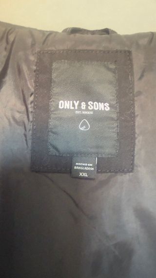 Cazadora Negra de Temporada