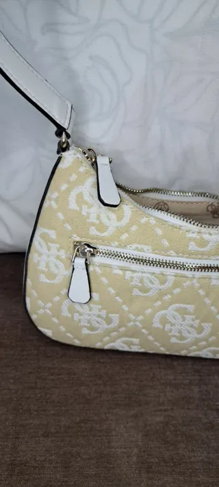 Bolso Guess Ruma 4G Beige y Blanco
