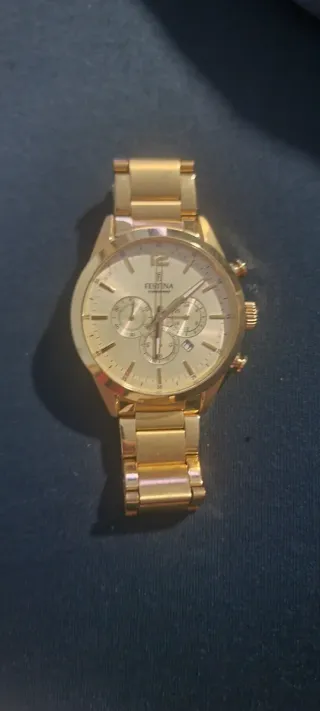 Reloj Festina Dorado Cronógrafo