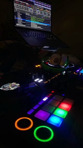 Controlador DJ Pioneer DDJ-1000- Rekordbox+Maleta