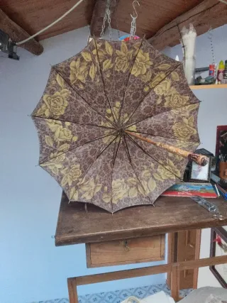 Sombrilla antigua encaje beige