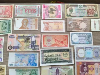 Lote 44 Billetes Extranjeros Sin Circular