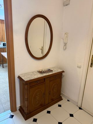 Mueble recibidor madera y mármol con espejo