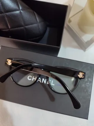 Montura de gafas Chanel negra