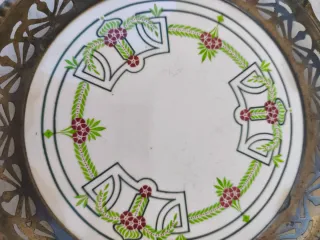 Bandeja de porcelana alemana. Marca Max Dannhorn.