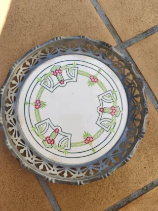 Bandeja de porcelana alemana. Marca Max Dannhorn.