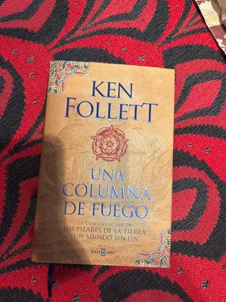 Una columna de fuego (Saga Los pilares de la Ti...