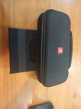 Nintendo Switch OLED Blanca y Negra