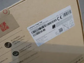 Lenovo Yoga Tab con Tastiera e Penna