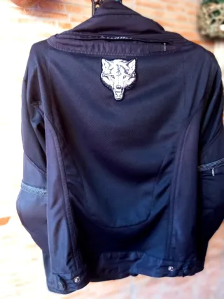 Chaqueta de moto negra