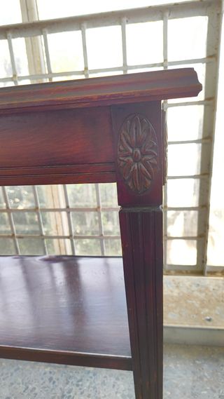 Mesa auxiliar madera maciza antigua