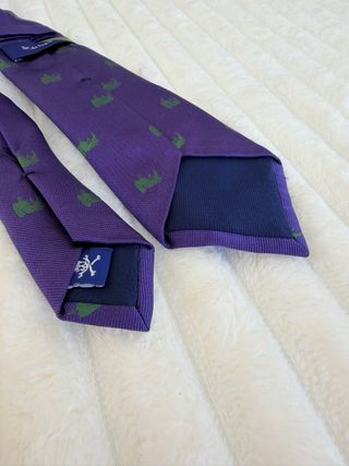 Corbata Scalpers Morada con Rinos Verdes