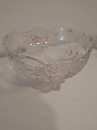 Frutero de cristal con flores