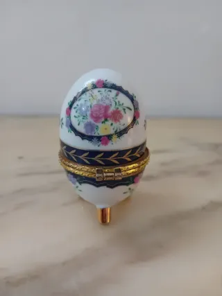 Uovo Portagioie Porcellana-Stile Fabergè