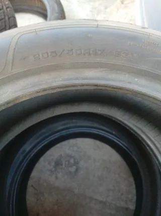Neumático Goodyear Radial Tubeless 205 50 17