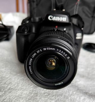 Cámara Canon EOS 4000D + Objetivo EF-S 18-55