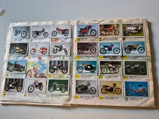 Álbum 1977. MOTO 80 a falta tan sólo de 1 cromo