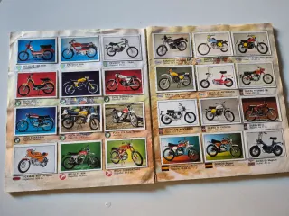 Álbum 1977. MOTO 80 a falta tan sólo de 1 cromo