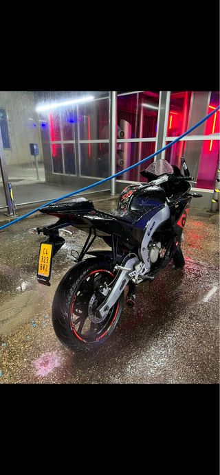 Aprilia 50cc Negra y Roja