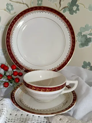 Trío de porcelana Saint Amand