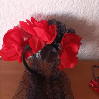 Despedida de soltera: velo, liga y corbata