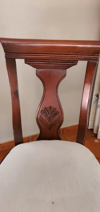 6 sillas de madera con asiento de tela