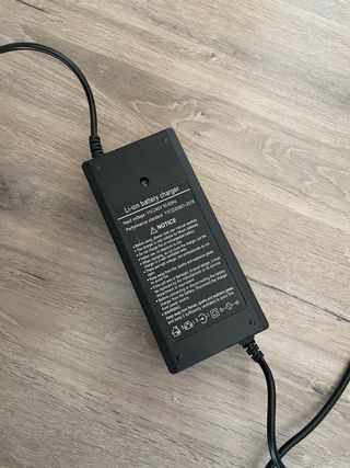 Cargador Patinete Eléctrico Potente