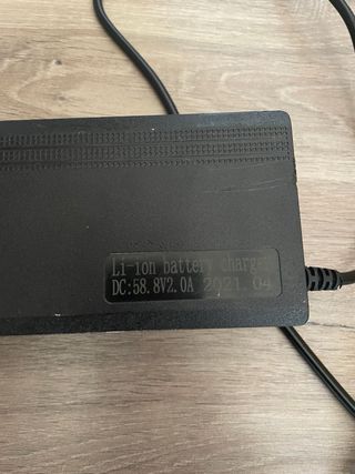 Cargador Patinete Eléctrico Potente