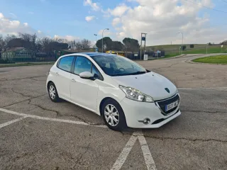 Peugeot 208 2013
