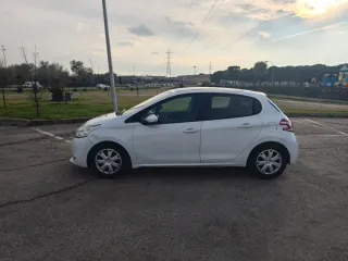 Peugeot 208 2013