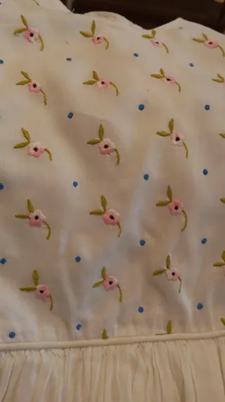 Vestido niña antiguo.