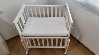 Minicuna colecho blanca con ruedas + colchon