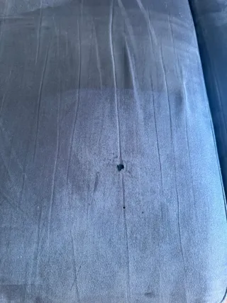 Sofá 3 plazas marrón.