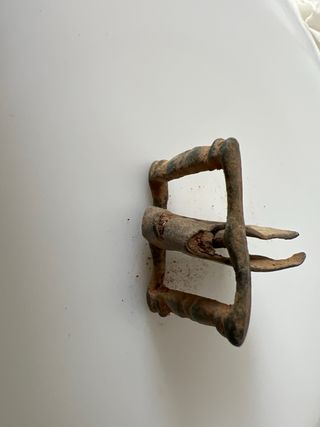 Hebilla antigua de metal