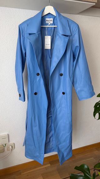 Trench efecto piel oversize NA-KD