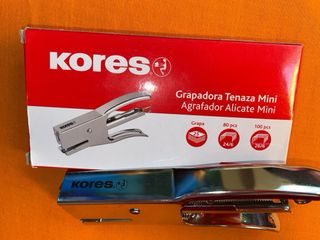 Grapadora Tenaza Mini Kores